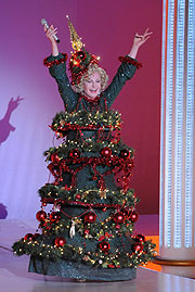 Georg Preusse - besser bekannt als MARY - brilliert in ihrer Weihnachtsshow "MARY Chritmas" im Deutschen Theater (©Foto: Ingrid Grossmann)